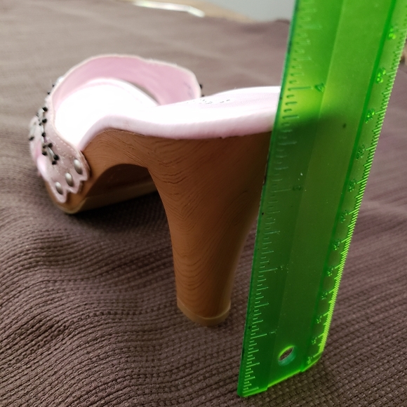 Shoes - Picture 5 of 5